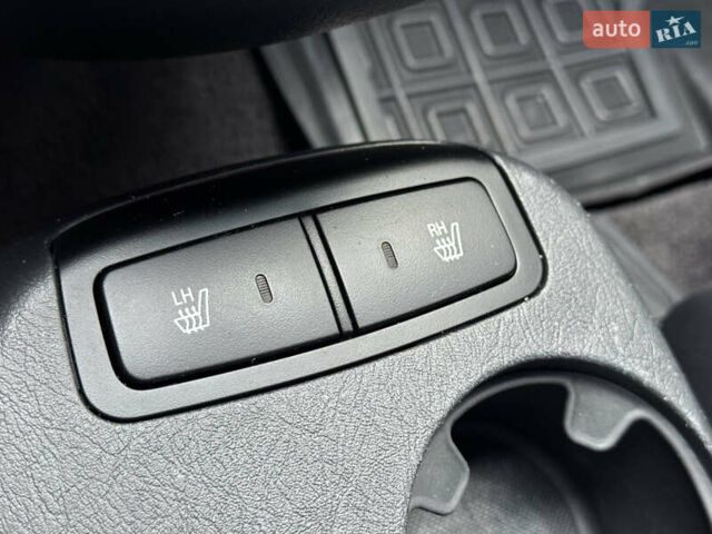 Сірий Хендай Туксон, об'ємом двигуна 2 л та пробігом 124 тис. км за 8900 $, фото 19 на Automoto.ua