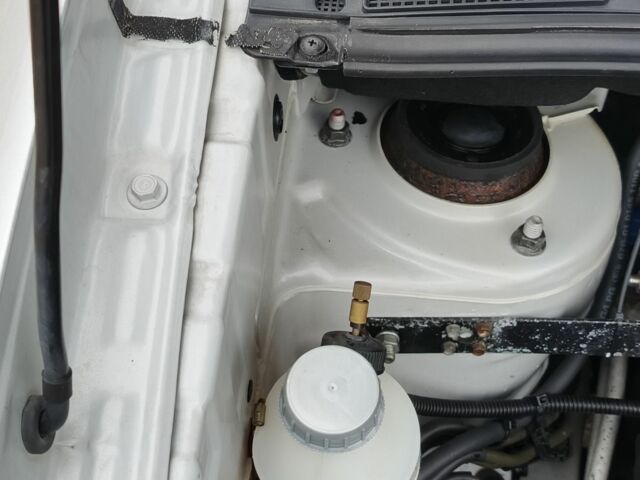 Серый Хендай Туксон, объемом двигателя 2 л и пробегом 200 тыс. км за 9200 $, фото 16 на Automoto.ua