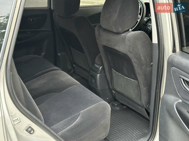 Сірий Хендай Туксон, об'ємом двигуна 1.98 л та пробігом 227 тис. км за 7800 $, фото 24 на Automoto.ua