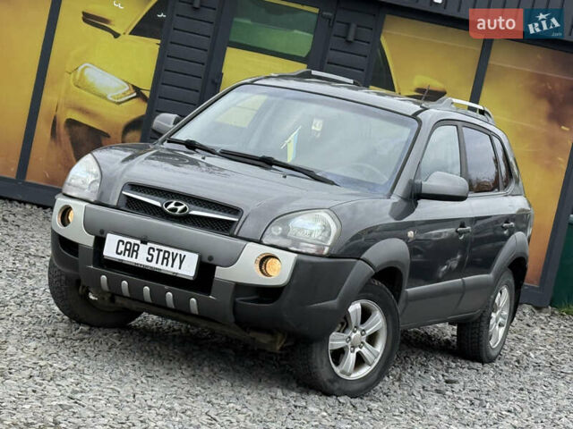 Хендай Туксон 2009 в Стрые на Automoto.ua Серый Хендай Туксон, объемом двигателя 2 л и пробегом 238 тыс. км за 7300 $, фото 6 на Automoto.ua