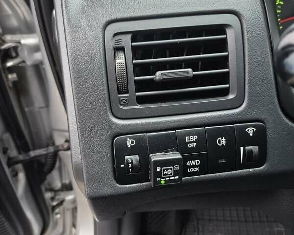 Серый Хендай Туксон, объемом двигателя 1.98 л и пробегом 189 тыс. км за 8300 $, фото 24 на Automoto.ua