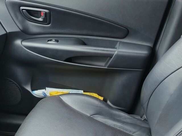 Серый Хендай Туксон, объемом двигателя 2 л и пробегом 200 тыс. км за 9200 $, фото 3 на Automoto.ua