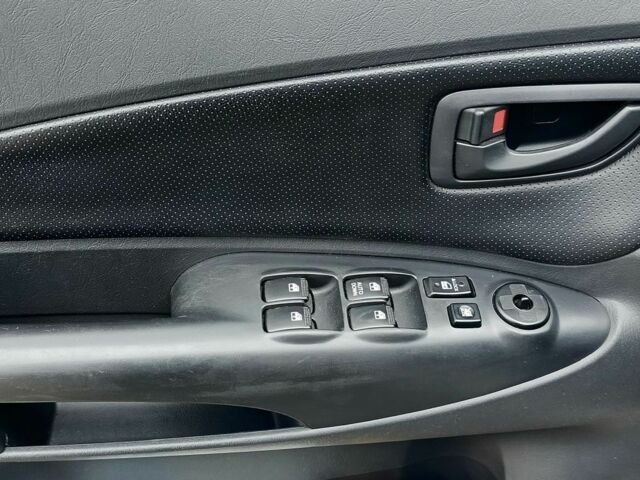 Серый Хендай Туксон, объемом двигателя 2 л и пробегом 200 тыс. км за 9200 $, фото 19 на Automoto.ua