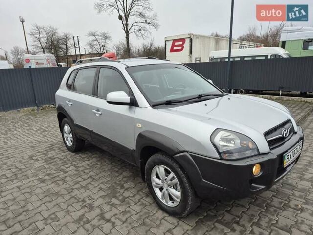 Серый Хендай Туксон, объемом двигателя 1.98 л и пробегом 189 тыс. км за 8300 $, фото 32 на Automoto.ua