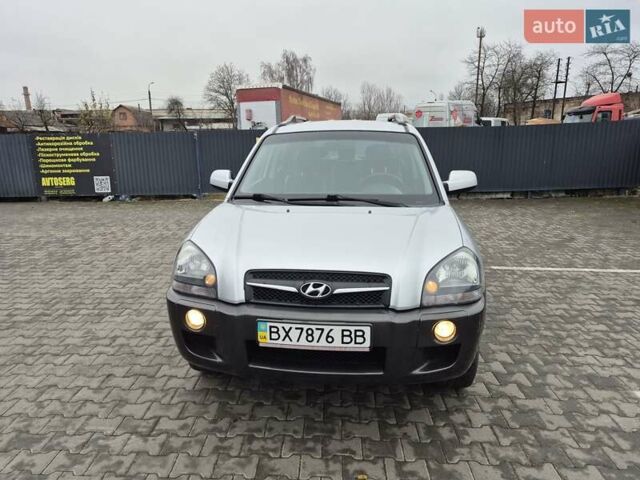 Серый Хендай Туксон, объемом двигателя 1.98 л и пробегом 189 тыс. км за 8300 $, фото 39 на Automoto.ua