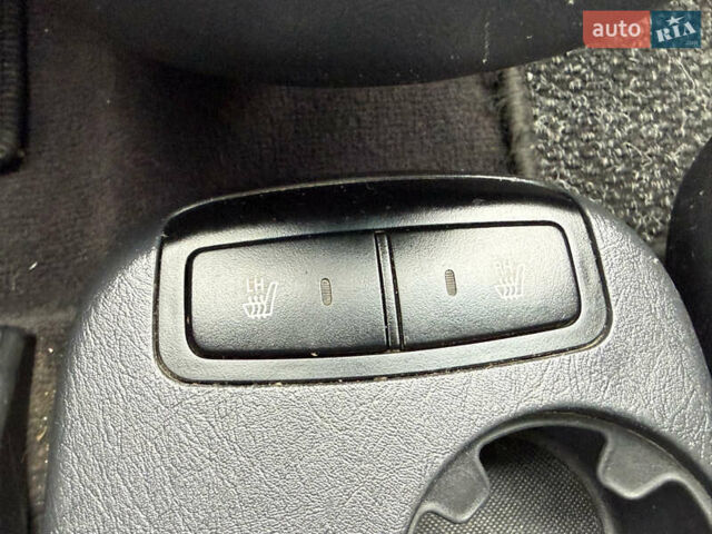 Хендай Туксон 2009 в Стрые на Automoto.ua Серый Хендай Туксон, объемом двигателя 2 л и пробегом 238 тыс. км за 7300 $, фото 43 на Automoto.ua