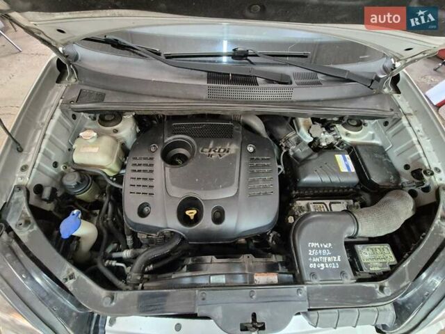 Сірий Хендай Туксон, об'ємом двигуна 2 л та пробігом 284 тис. км за 9200 $, фото 10 на Automoto.ua