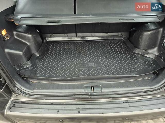 Серый Хендай Туксон, объемом двигателя 1.98 л и пробегом 189 тыс. км за 8300 $, фото 11 на Automoto.ua
