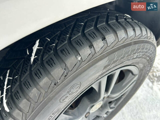 Серый Хендай Туксон, объемом двигателя 2 л и пробегом 168 тыс. км за 8900 $, фото 27 на Automoto.ua