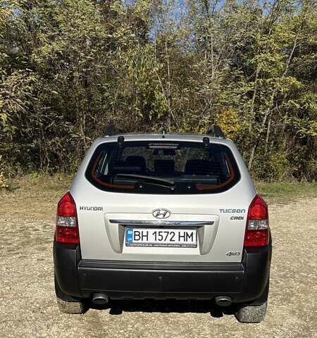 Серый Хендай Туксон, объемом двигателя 2.66 л и пробегом 159 тыс. км за 9999 $, фото 6 на Automoto.ua