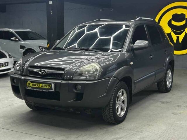 Сірий Хендай Туксон, об'ємом двигуна 2.7 л та пробігом 165 тис. км за 10000 $, фото 2 на Automoto.ua