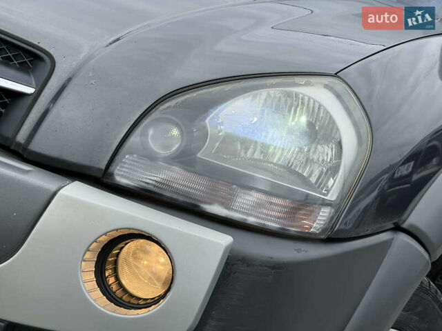 Хендай Туксон 2009 в Стрые на Automoto.ua Серый Хендай Туксон, объемом двигателя 2 л и пробегом 238 тыс. км за 7300 $, фото 9 на Automoto.ua