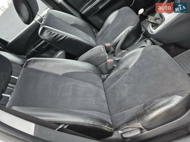 Серый Хендай Туксон, объемом двигателя 1.98 л и пробегом 189 тыс. км за 8300 $, фото 18 на Automoto.ua