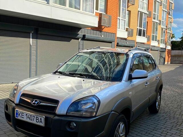 Хендай Туксон 2010 в Днепре (Днепропетровске) на Automoto.ua Серый Хендай Туксон, объемом двигателя 2 л и пробегом 139 тыс. км за 7800 $, фото 3 на Automoto.ua