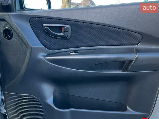 Хендай Туксон 2010 в Коломые на Automoto.ua Серый Хендай Туксон, объемом двигателя 2 л и пробегом 99 тыс. км за 9200 $, фото 19 на Automoto.ua