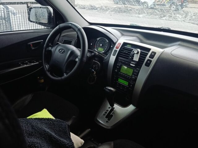 Сірий Хендай Туксон, об'ємом двигуна 2.7 л та пробігом 204 тис. км за 7900 $, фото 6 на Automoto.ua