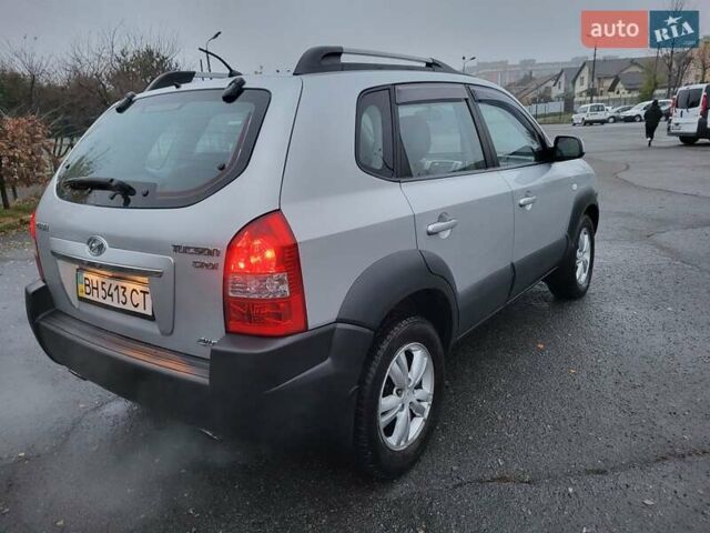 Серый Хендай Туксон, объемом двигателя 2 л и пробегом 100 тыс. км за 10400 $, фото 21 на Automoto.ua