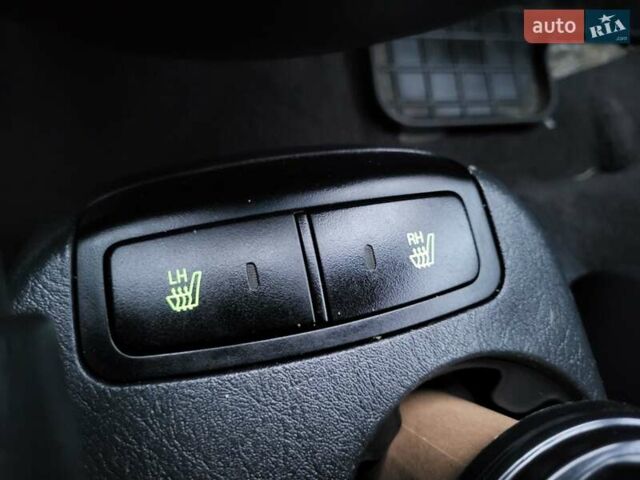 Серый Хендай Туксон, объемом двигателя 2 л и пробегом 100 тыс. км за 10400 $, фото 87 на Automoto.ua