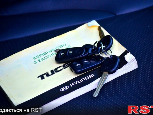 Сірий Хендай Туксон, об'ємом двигуна 2 л та пробігом 152 тис. км за 8800 $, фото 7 на Automoto.ua