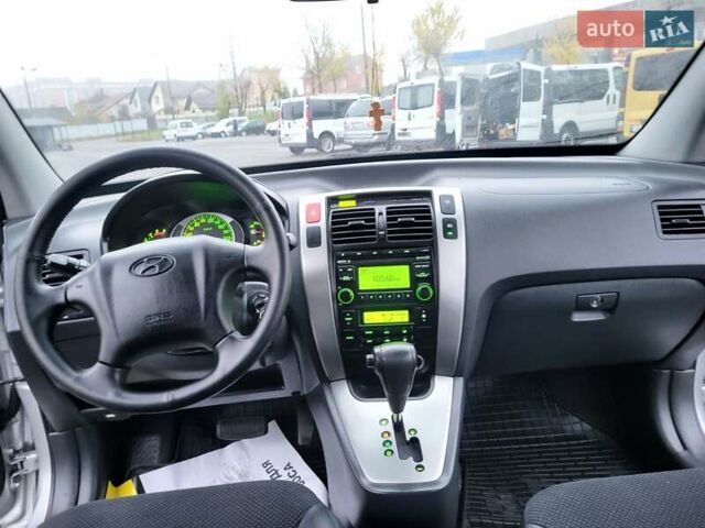 Серый Хендай Туксон, объемом двигателя 2 л и пробегом 100 тыс. км за 10400 $, фото 77 на Automoto.ua