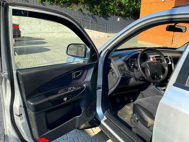 Хендай Туксон 2010 в Днепре (Днепропетровске) на Automoto.ua Серый Хендай Туксон, объемом двигателя 2 л и пробегом 139 тыс. км за 7800 $, фото 2 на Automoto.ua