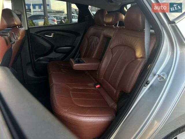 Серый Хендай Туксон, объемом двигателя 2.36 л и пробегом 150 тыс. км за 12990 $, фото 20 на Automoto.ua