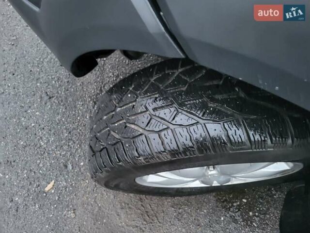 Серый Хендай Туксон, объемом двигателя 2 л и пробегом 100 тыс. км за 10400 $, фото 38 на Automoto.ua