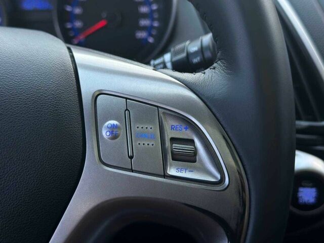 Серый Хендай Туксон, объемом двигателя 2.4 л и пробегом 150 тыс. км за 12990 $, фото 23 на Automoto.ua