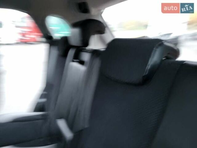 Серый Хендай Туксон, объемом двигателя 2 л и пробегом 100 тыс. км за 10400 $, фото 69 на Automoto.ua