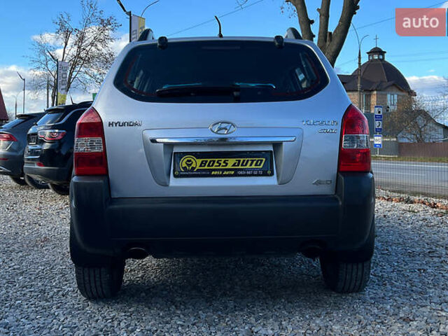 Хендай Туксон 2010 в Коломые на Automoto.ua Серый Хендай Туксон, объемом двигателя 2 л и пробегом 99 тыс. км за 9200 $, фото 4 на Automoto.ua