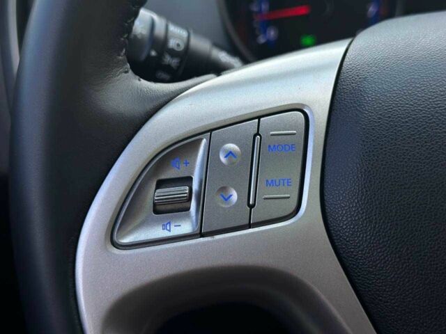 Серый Хендай Туксон, объемом двигателя 2.4 л и пробегом 150 тыс. км за 12990 $, фото 22 на Automoto.ua