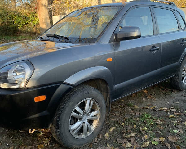 Сірий Хендай Туксон, об'ємом двигуна 2 л та пробігом 59 тис. км за 10400 $, фото 1 на Automoto.ua