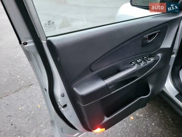 Серый Хендай Туксон, объемом двигателя 2 л и пробегом 100 тыс. км за 10400 $, фото 66 на Automoto.ua