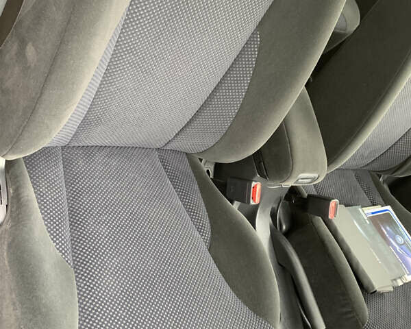 Серый Хендай Туксон, объемом двигателя 1.98 л и пробегом 117 тыс. км за 10350 $, фото 12 на Automoto.ua