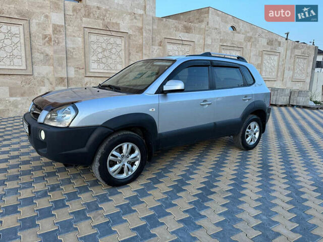 Сірий Хендай Туксон, об'ємом двигуна 1.98 л та пробігом 159 тис. км за 8100 $, фото 15 на Automoto.ua