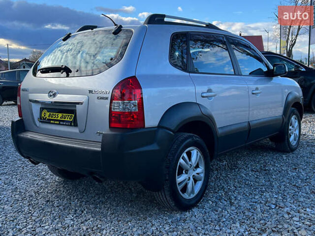 Хендай Туксон 2010 в Коломые на Automoto.ua Серый Хендай Туксон, объемом двигателя 2 л и пробегом 99 тыс. км за 9200 $, фото 3 на Automoto.ua