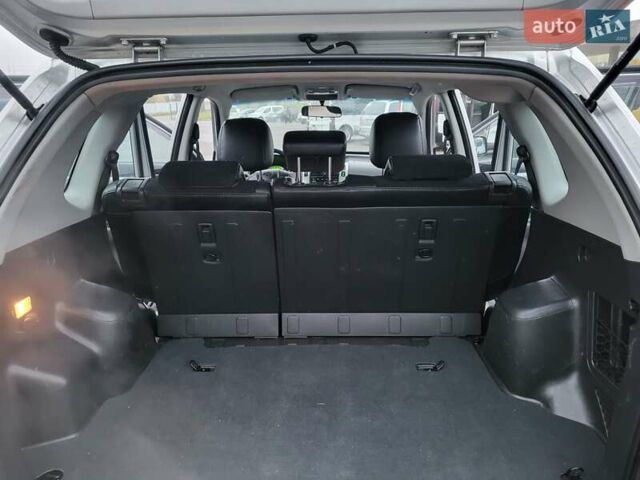 Серый Хендай Туксон, объемом двигателя 2 л и пробегом 100 тыс. км за 10400 $, фото 74 на Automoto.ua