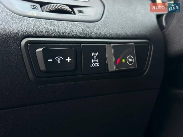 Серый Хендай Туксон, объемом двигателя 2.36 л и пробегом 150 тыс. км за 12990 $, фото 31 на Automoto.ua