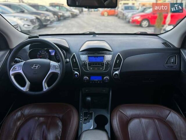 Серый Хендай Туксон, объемом двигателя 2.36 л и пробегом 150 тыс. км за 12990 $, фото 22 на Automoto.ua