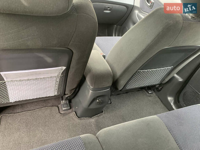 Серый Хендай Туксон, объемом двигателя 1.98 л и пробегом 117 тыс. км за 10350 $, фото 15 на Automoto.ua