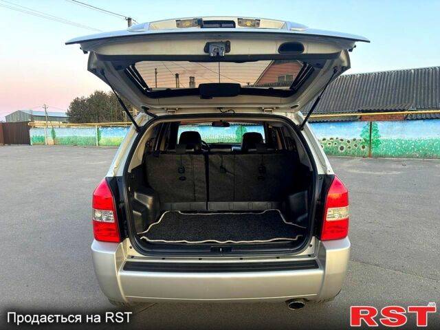 Серый Хендай Туксон, объемом двигателя 20 л и пробегом 162 тыс. км за 8450 $, фото 10 на Automoto.ua