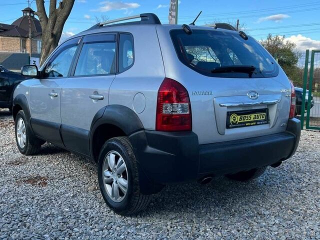 Хендай Туксон 2010 в Коломые на Automoto.ua Серый Хендай Туксон, объемом двигателя 2 л и пробегом 99 тыс. км за 9200 $, фото 5 на Automoto.ua