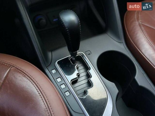 Серый Хендай Туксон, объемом двигателя 2.36 л и пробегом 150 тыс. км за 12990 $, фото 30 на Automoto.ua