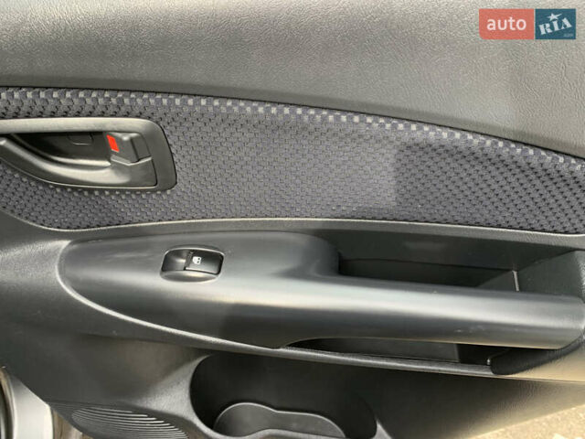 Серый Хендай Туксон, объемом двигателя 1.98 л и пробегом 117 тыс. км за 10350 $, фото 19 на Automoto.ua