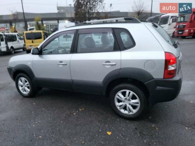 Серый Хендай Туксон, объемом двигателя 2 л и пробегом 100 тыс. км за 10400 $, фото 28 на Automoto.ua