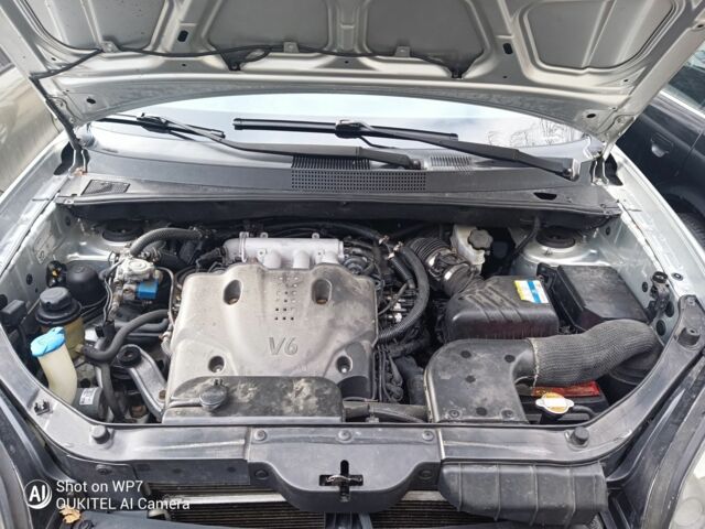 Сірий Хендай Туксон, об'ємом двигуна 2.7 л та пробігом 204 тис. км за 7900 $, фото 12 на Automoto.ua