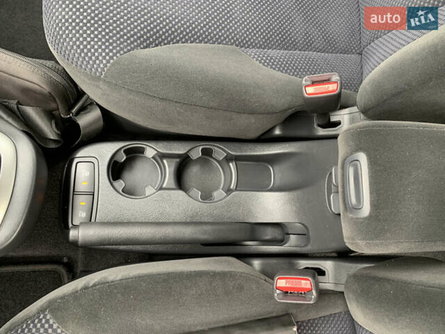 Серый Хендай Туксон, объемом двигателя 1.98 л и пробегом 117 тыс. км за 10350 $, фото 17 на Automoto.ua