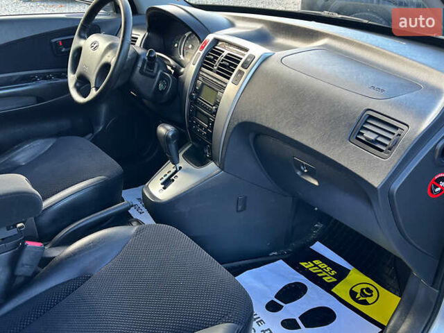 Хендай Туксон 2010 в Коломые на Automoto.ua Серый Хендай Туксон, объемом двигателя 2 л и пробегом 99 тыс. км за 9200 $, фото 13 на Automoto.ua