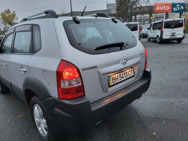 Серый Хендай Туксон, объемом двигателя 2 л и пробегом 100 тыс. км за 10400 $, фото 22 на Automoto.ua