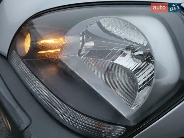 Серый Хендай Туксон, объемом двигателя 2 л и пробегом 100 тыс. км за 10400 $, фото 43 на Automoto.ua